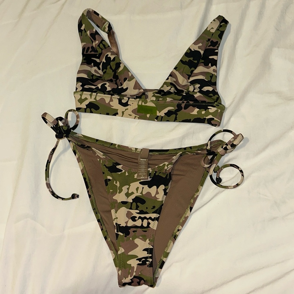 Skims Signature Swim Plunge Bikini Set (xxs/m)